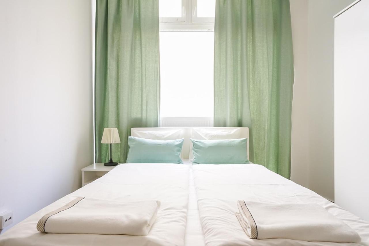 Wonderful Big Apartment Near Yppen Market Viena Exterior foto