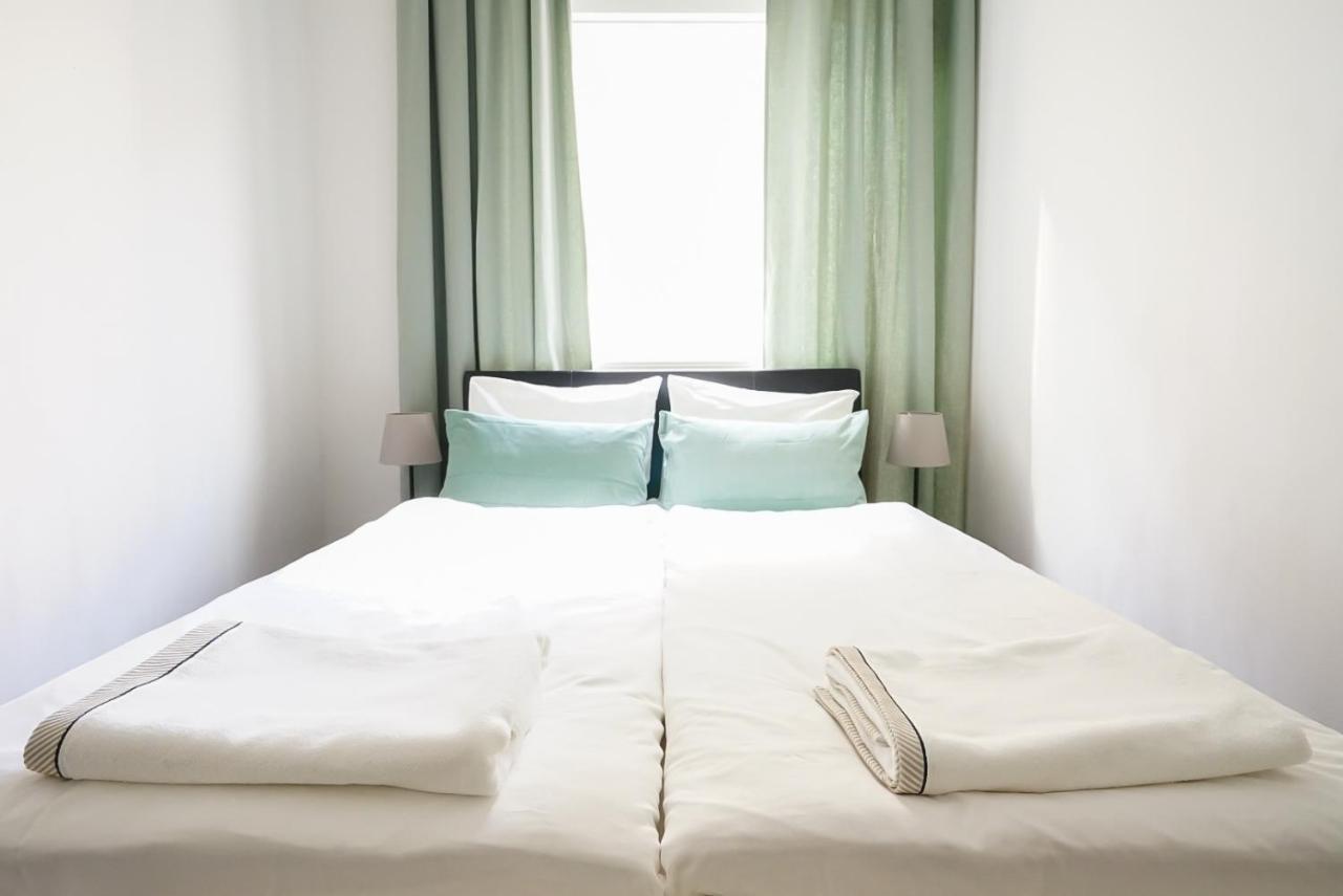 Wonderful Big Apartment Near Yppen Market Viena Exterior foto
